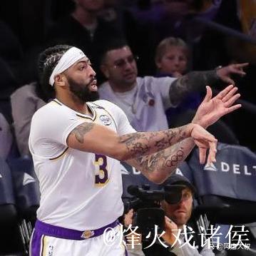 詹姆斯32+7+6力克福克斯31分 湖人险胜国王喜迎3连胜 詹姆斯32+7+6力克福克斯31分 湖人险胜国王喜迎3连胜