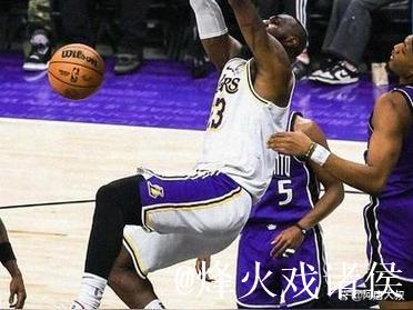 詹姆斯32+7+6力克福克斯31分 湖人险胜国王喜迎3连胜 詹姆斯32+7+6力克福克斯31分 湖人险胜国王喜迎3连胜