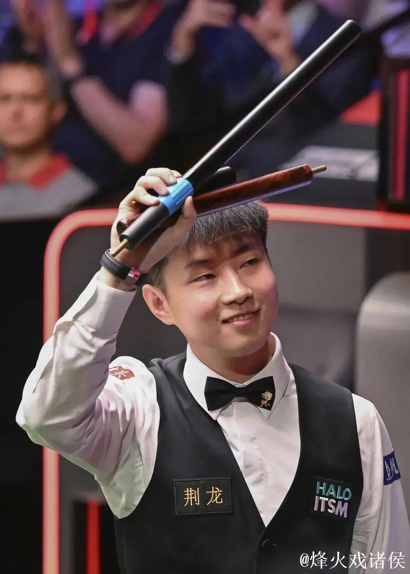 赵心童6-5险胜威尔逊 首度晋级斯诺克冠中冠四强 赵心童6-5险胜威尔逊 首度晋级斯诺克冠中冠四强