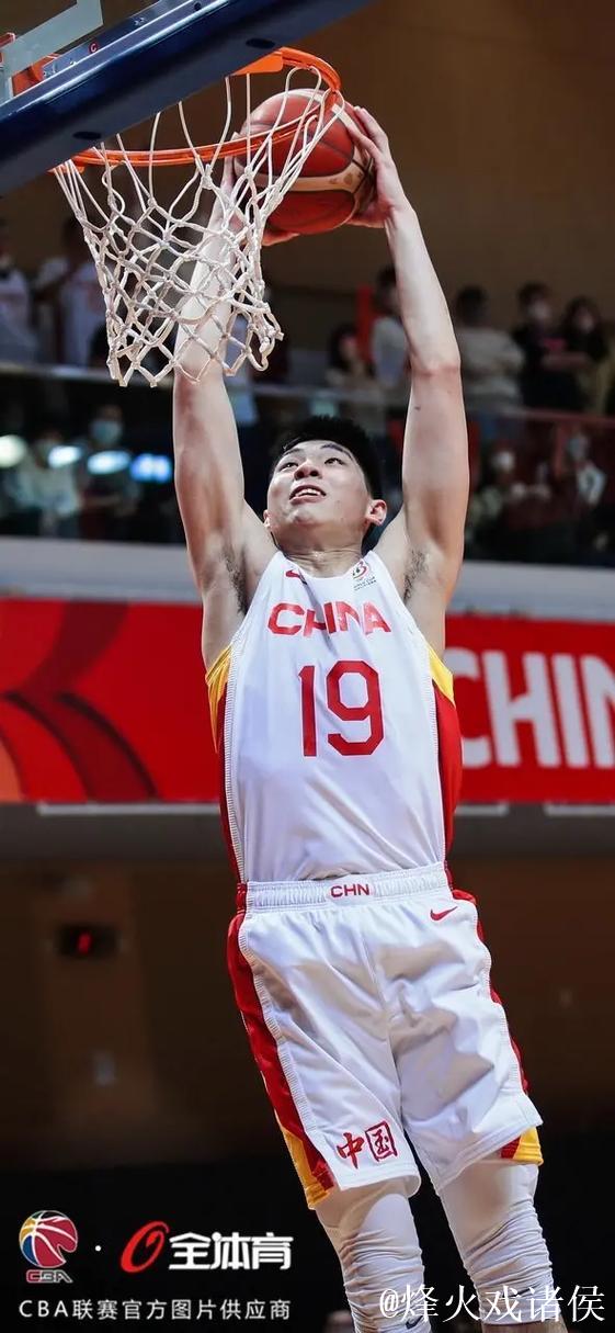 中国男篮送祝福：崔永熙，愿你鹏程万里，化鲲展翅天际
